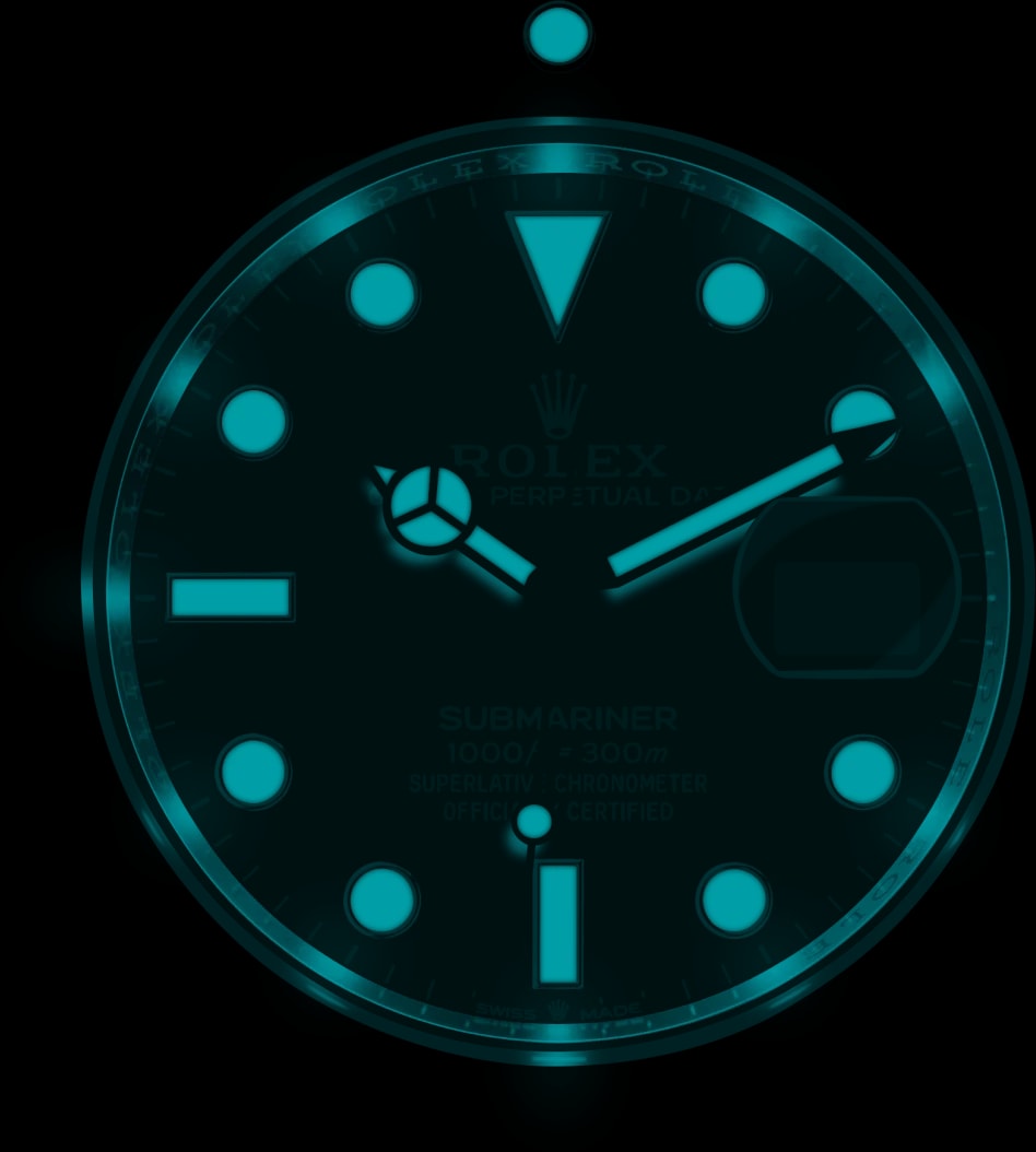 Índices e ponteiros do Rolex Submariner Date brilhando no escuro